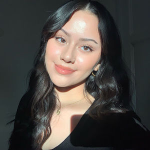 Meet your Posher, Paola